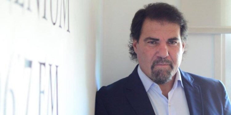 El economista Claudio Zuchovicki: “Para que Argentina crezca, es necesario bajar impuestos”