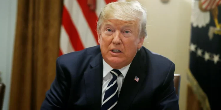 Trump desafía a la UE: ¿estrategia de negociación o riesgo de guerra comercial?