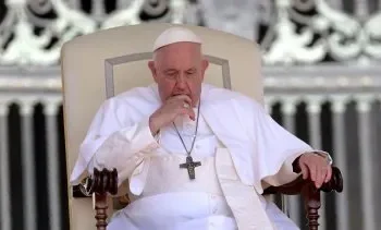 Salud del papa Francisco: pasó bien la noche “y está descansando”, aunque su estado sigue siendo crítico