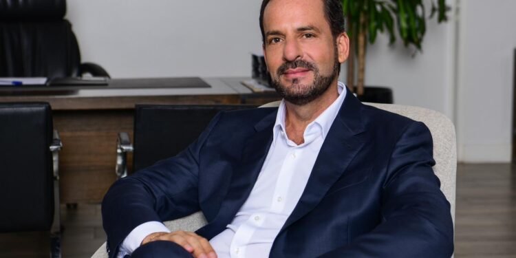 Escobar lanzó  el programa que busca formar en habilidades digitales e idiomas a los estudiantes secundarios