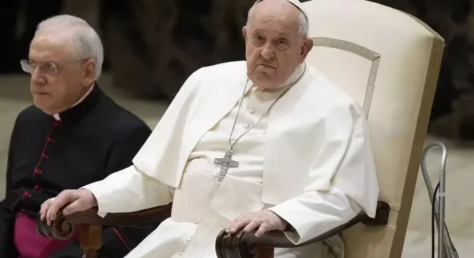 Salud del papa Francisco: pasó una “noche tranquila” y sigue descansando