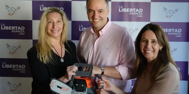 Milei y Adorni irrumpen en oficinas de Jorge Macri