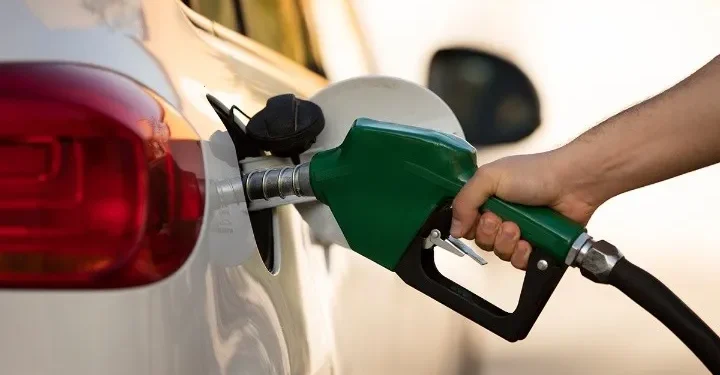 Venta de combustibles en alza: Primer aumento bajo la gestión de Milei