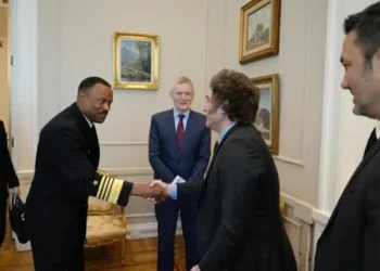 Milei se reúne con jefe del Comando Sur