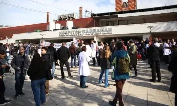 Médicos residentes del Hospital Garrahan se movilizaron por salarios