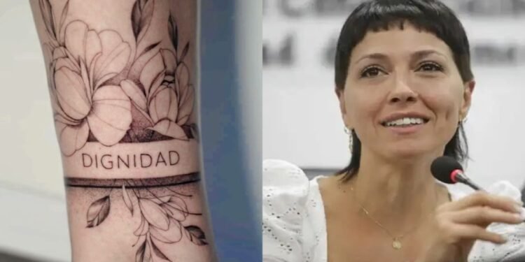 Mayra Mendoza se tatúa tobillera por Cristina: “dignidad”