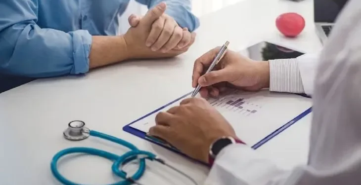 Milei cierra obra social y audita Salud.