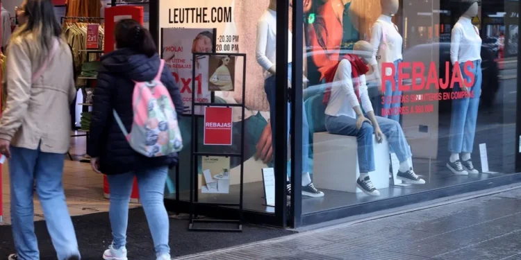 Economía rebota 1,9% en abril, recupera caída de marzo.