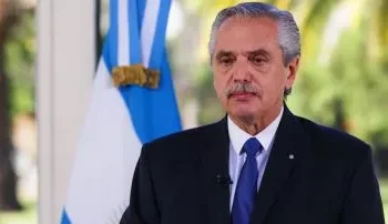 Alberto Fernández testifica en Comodoro Py por seguros.