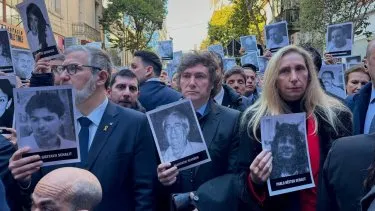 Milei en la AMIA: “No pararemos hasta la justicia”.