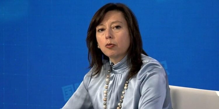 FMI ve “progresos” en Argentina, pero revisión tarda.