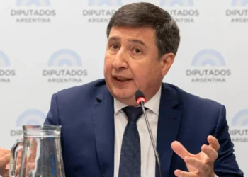 Arroyo critica veto de Milei: “Error absurdo”.