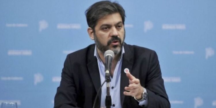 Bianco: Lluvia de inversiones de Macri nunca llegó, empresas se van.