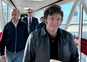 Milei viaja a EEUU para bajar prima de riesgo.