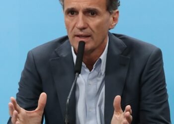 Katopodis desafía a Milei: “Lo frenaremos en las urnas”.