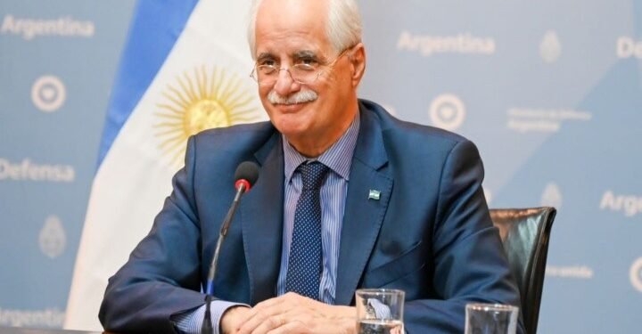 Taiana: Unidad peronista para sociedad de pie.