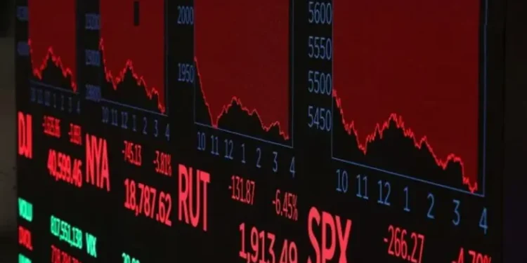 Escándalo de coimas sacude mercados: S&P Merval cae 5% en dólares.