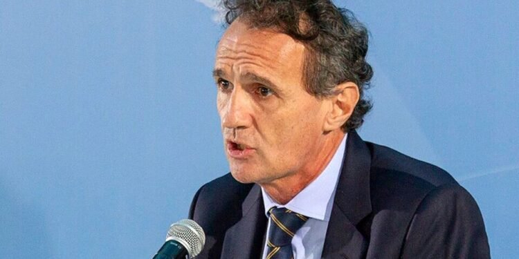 Katopodis llama a “frenar” a Milei en elecciones: “Será más delirante”.