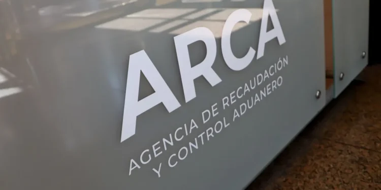 Recaudación agosto: $15,3 billones, caída 2,4%