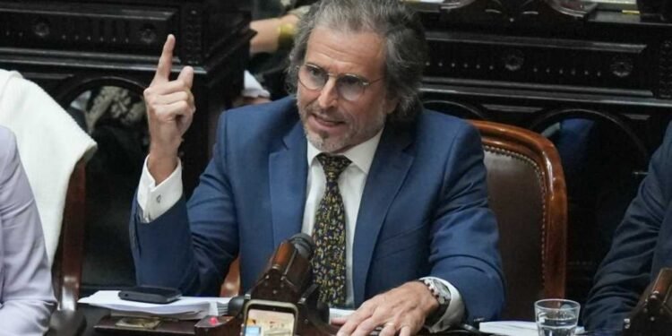 Benegas Lynch: “El kirchnerismo usó el país de guarida por 20 años”.