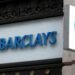 Banco británico alerta sobre presión cambiaria en Argentina.
