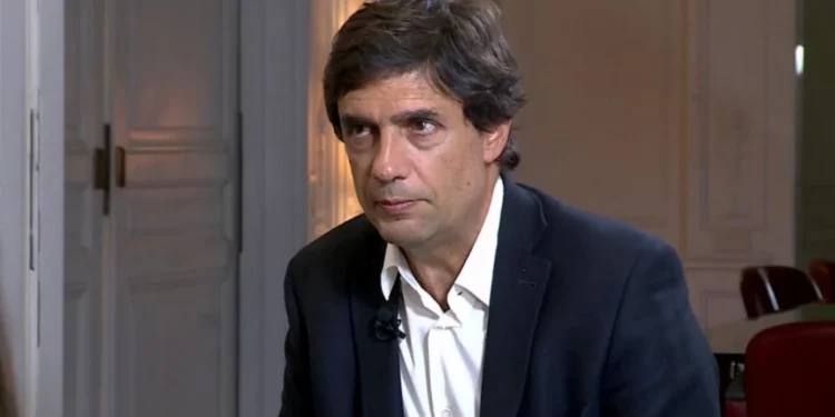 Lacunza analiza turbulencia cambiaria y apoya al Gobierno.