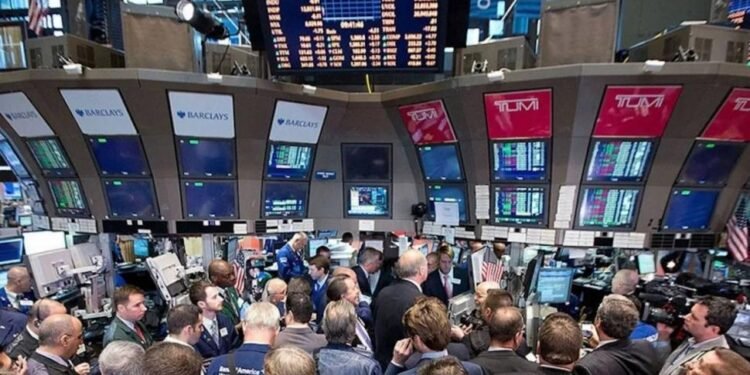 Acciones al alza, bonos a la baja: Riesgo país supera 1.000.