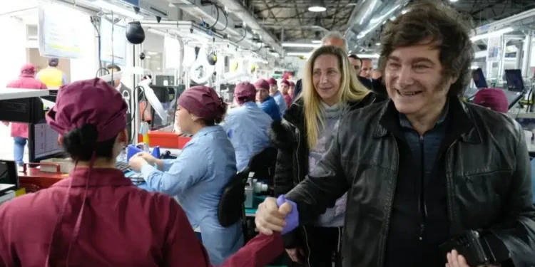 Milei anticipa cambios de Gabinete post-octubre y niega internas.