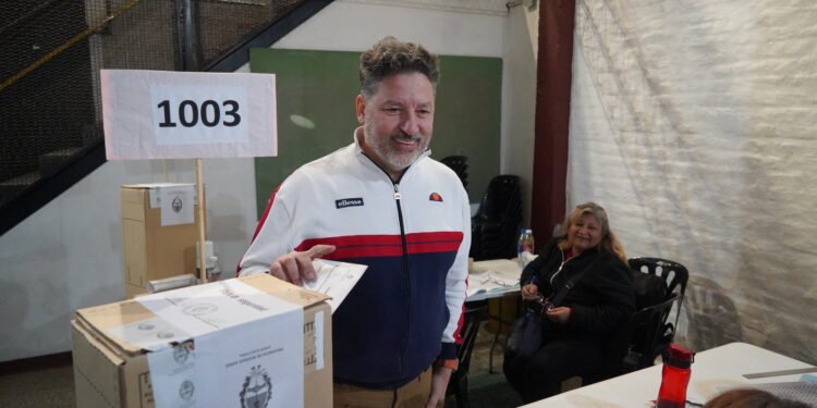 Las elecciones de desarrollaron con normalidad en merlo