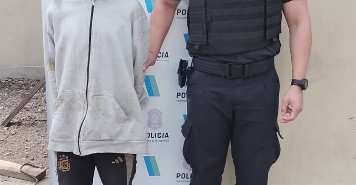 Detienen a un soldado de narcos que vendía droga en un descampado de libertad