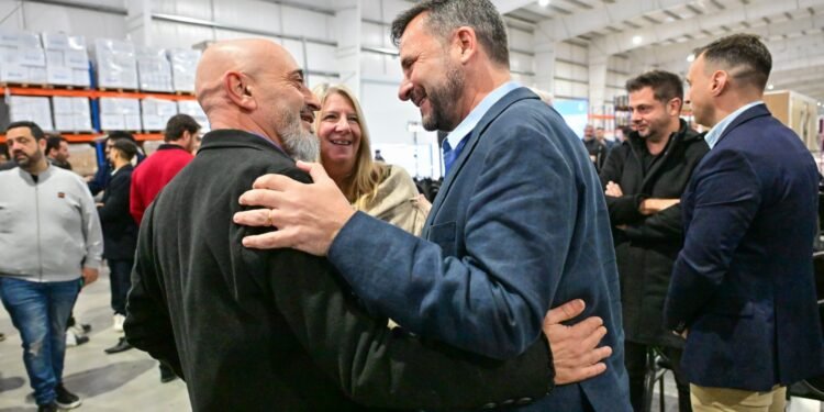 Los empresarios de Escobar presentaron junto a Ariel Sujarchuk inversiones por $977 mil millones que generarán más de 4000 empleos genuinos