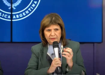 Bullrich exige a Espert explicaciones por narcotráfico.