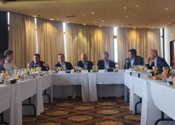 El campo exige retenciones cero y apertura al mundo.