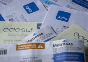 Gasto en servicios públicos en AMBA: $170.000 en octubre, suba del 26%.