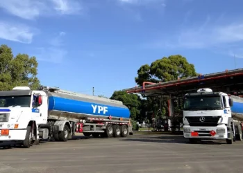 YPF: Gobierno aprueba nuevas tarifas de transporte.