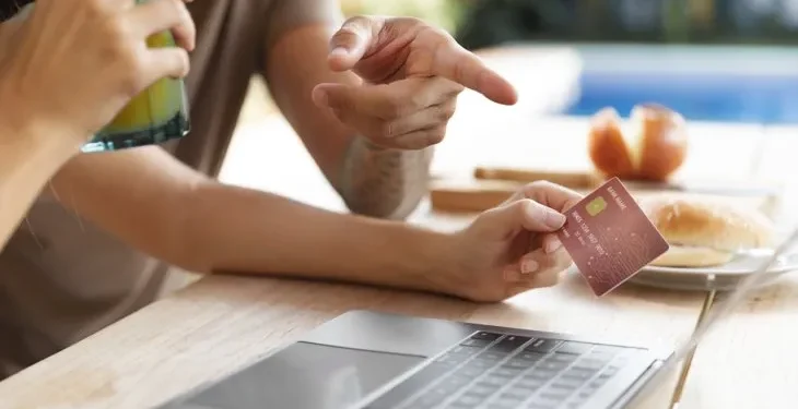 Sin recargos: La mejor opción para pagar en dólares en el exterior.