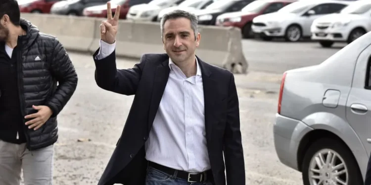 Larroque Pide Renovación del Peronismo y Apoya a Kicillof.