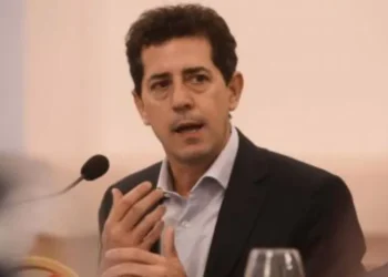 Wado defendió a Cristina: “Cuadernos truchos y persecución política”.