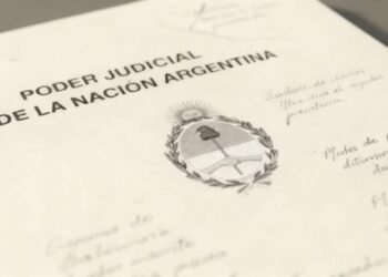 Jueces alertan por recortes, el Gobierno ratifica equilibrio fiscal.