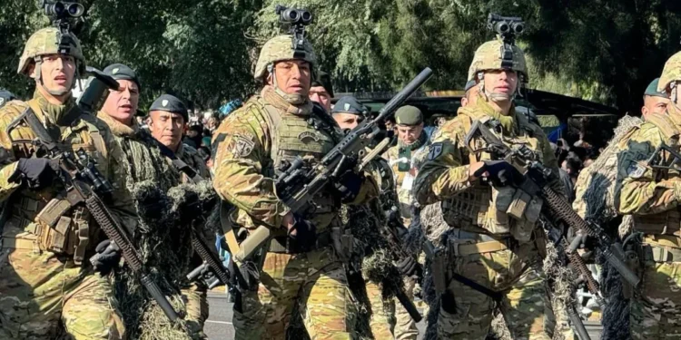 Homologan suba salarial para docentes civiles de Fuerzas Armadas.