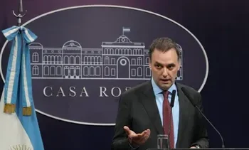 Adorni desmiente fin del monotributo: “No digan cosas que no son”