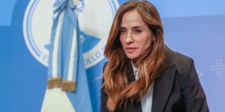 Tolosa Paz: Nuevas pruebas complican el desvío de fondos.