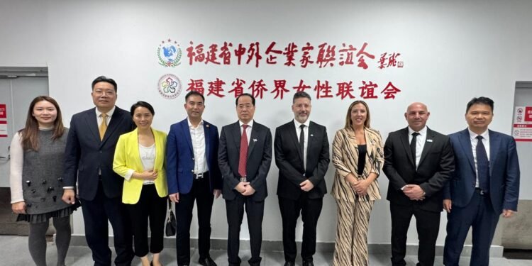 Firma de acuerdos de cooperación empresarial en fuzhou: un puente comercial entre merlo y la provincia de fujian