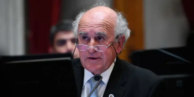 Parrilli tilda de “bomba de humo” la reforma de Milei.