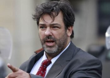 Abogado de Kirchner, a la defensa de De Vido.