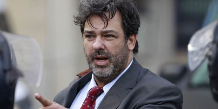 Abogado de Kirchner, a la defensa de De Vido.