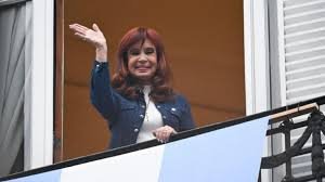 Nuevo parte: CFK sigue internada con drenaje.