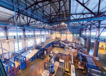 Economía en rojo: primera caída anual en 14 meses.