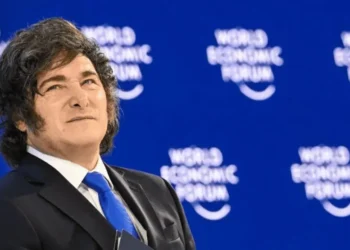 Milei, favorito en balotaje, con 40% ahogado.