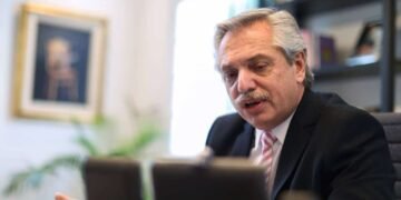 Alberto F. reaparece con fuerte crítica a Milei.